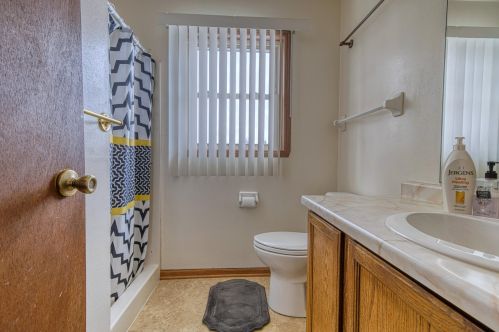 7249 97, Milwaukee WI 53225-2504 exterior