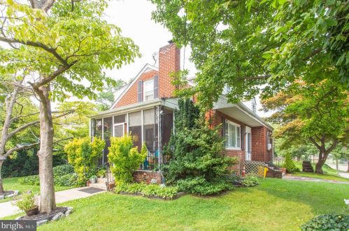 540 River Dr, Camden, NJ 08110-2918