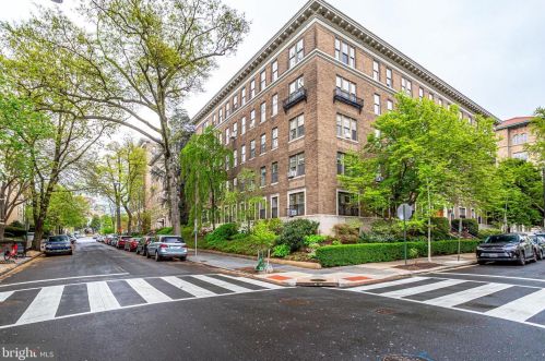 2227 20th St, Washington DC 20009-5075 exterior