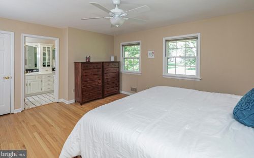 197 Brookstone Dr, Princeton NJ 08540-2403 exterior