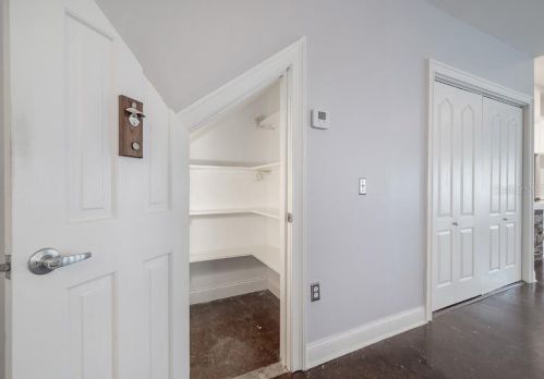 406 Oregon Ave, Tampa FL 33607-2803 exterior