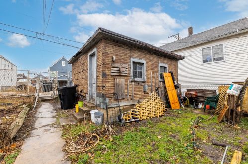 5420 Marshfield Ave, Chicago IL 60620-4958 exterior