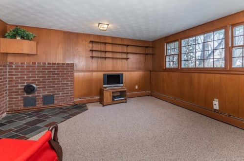 47 Lexton Dr, Farmington CT 06032-2412 exterior