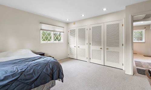 1306 Fawnvalley Dr, Saint Louis MO 63131-3921 exterior