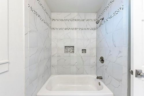 6105 Belfast Dr, Austin TX 78723-1117 exterior