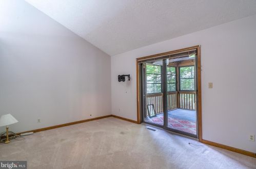 102 Tall Pne Ave, Locust Grove VA 22508-5204 exterior