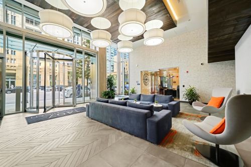 1407 Michigan Ave, Chicago, IL 60605-2810