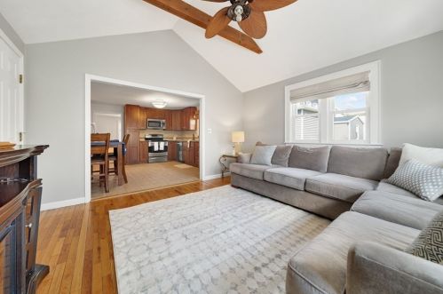 32 Hall Pl, Quincy MA 02169-4025 exterior