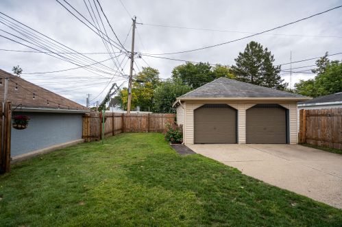 1374 58, Milwaukee WI 53214-5111 exterior