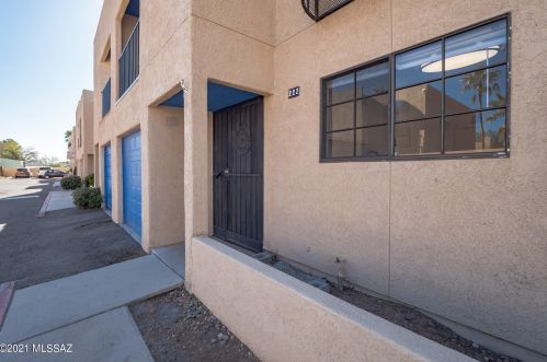 222 Pastime Rd, Tucson, AZ 85705-3350
