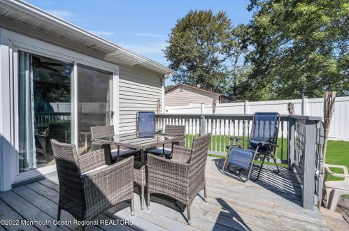 365 Western Blvd, Berkeley Township NJ  08721-2855 exterior