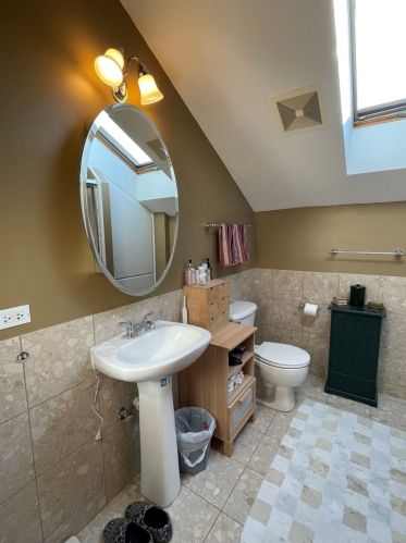 2746 Ashland Ave, Chicago IL 60657-6564 exterior