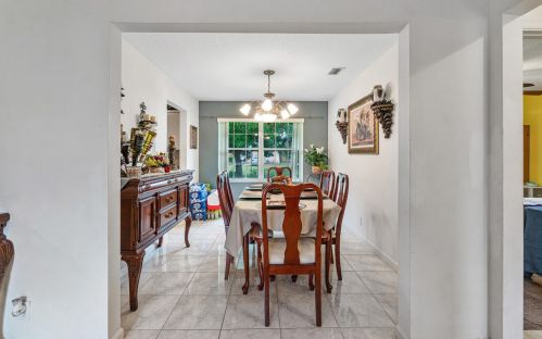 316 12 Ave, Boynton Beach FL 33435-5940 exterior