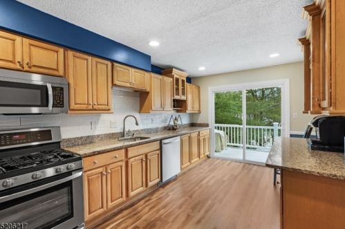 1502 Bayley Ct, Bridgewater NJ  08807-3553 exterior