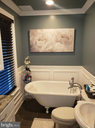 323 High St, Hanover PA 17331-3921 exterior