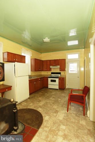 408 16 St, Huntingdon PA 16652-2308 exterior