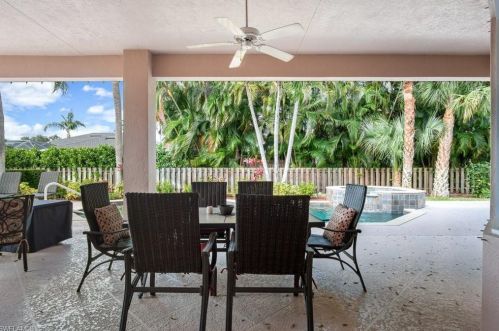 2034 Imperial Cir, Naples FL 34110-1089 exterior