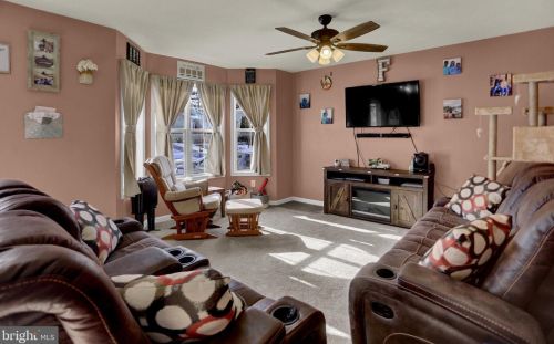 70 Bowman Rd, Hanover PA 17331-4200 exterior