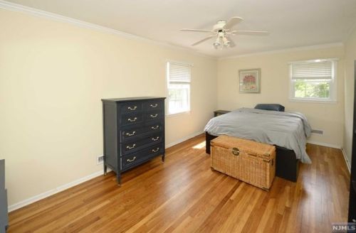 5 Middletown Rd, Montvale NJ  07645-2413 exterior