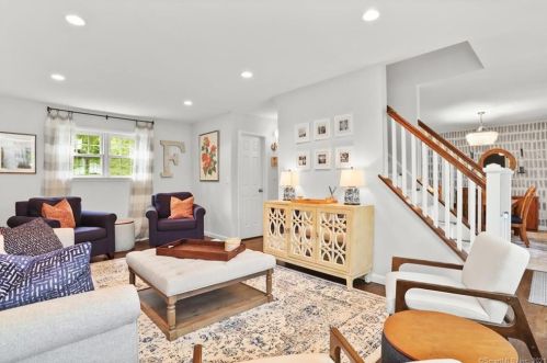 10 Ledgewood Dr, Norwalk, CT 06850-1823