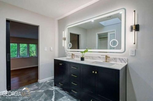 620 Colebrook Ct, Atlanta GA  30327-4710 exterior