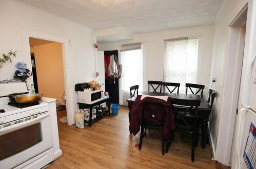 179 2nd Ave, Woonsocket RI 02895-4037 exterior