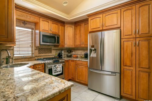 34 Heatherfield Rd, Valley Stream NY  11581-2314 exterior