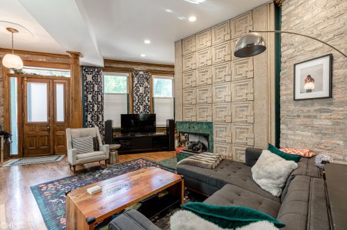 1804 Wilmot Ave, Chicago IL  60647-4417 exterior