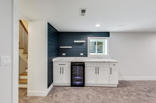 3800 Eddy St, Chicago IL  60618-5014 exterior