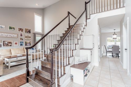 34 Fleetwood Rd, Commack, NY 11725-1759