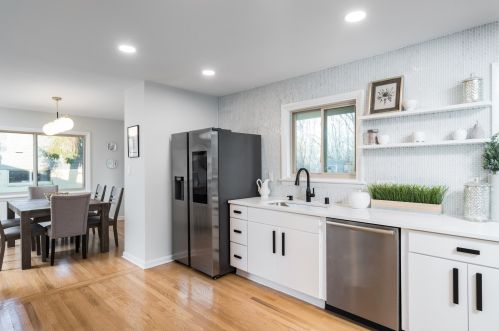 229 Bergen Dr, Milwaukee WI  53217-2308 exterior