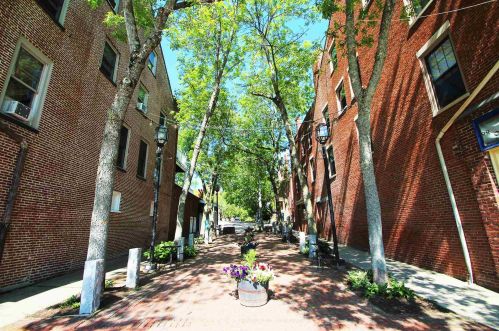 7 Forest St, Dover NH 03820-3208 exterior