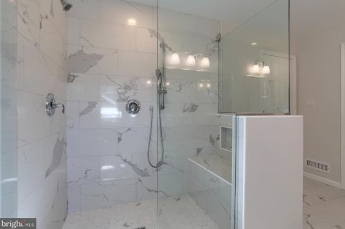 850 Zermatt Dr, Hummelstown PA  17036-9706 exterior