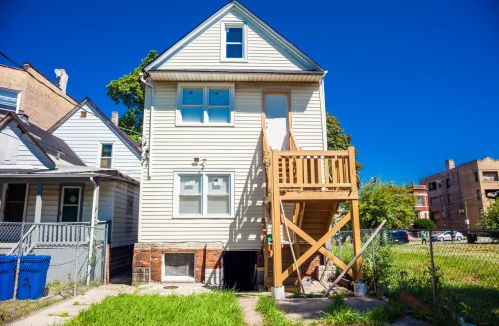 7032 Green St, Chicago, IL 60621-1724