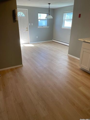 1651 Roosevelt Ave, Bohemia NY 11716-1429 exterior