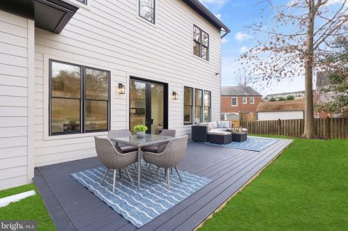 5543 10th St, Arlington VA  22205-2416 exterior