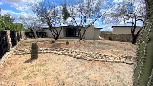 3955 Bear Canyon Rd, Tucson AZ  85749-8220 exterior