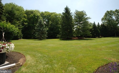 149 Wyndham Pl, Trenton NJ 08691-3130 exterior