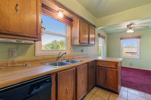 8930 87 Ct, Milwaukee WI 53224-2107 exterior