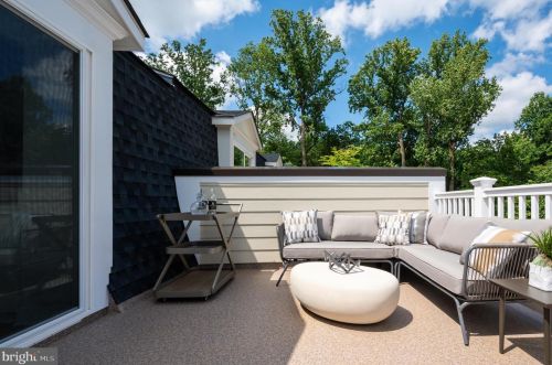 10294 Grosvenor Pl, Rockville MD 20852 exterior