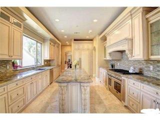 1101 Bundy Dr, Los Angeles CA  90049-1512 exterior