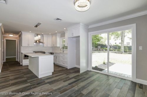 71 Bamm Hollow Rd, Middletown NJ  07748-3259 exterior