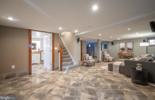 104 Monroe Ave, Alexandria VA 22301-1922 exterior