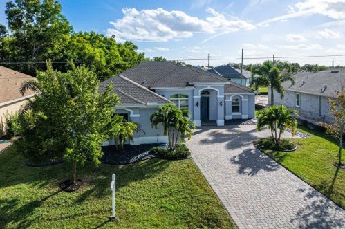 364 Saginaw Ave, Fort Pierce FL  34953-5988 exterior