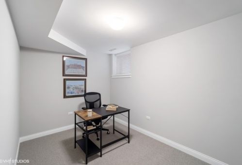 4425 Damen Ave, Chicago IL 60625-1701 exterior