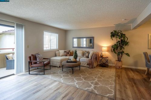 5045 Valley Crest Dr, Concord, CA 94521-4901