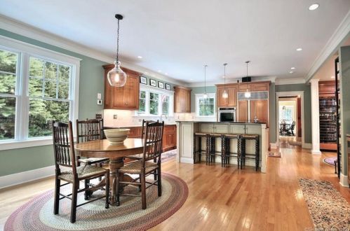 64 Bayberry Ln, Westport CT 06880-4031 exterior