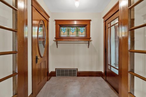 2015 59, Milwaukee WI 53219-1547 exterior