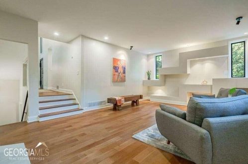 620 Colebrook Ct, Atlanta GA  30327-4710 exterior