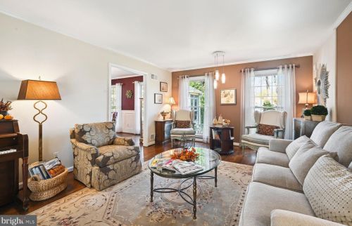 9101 Cherbourg Dr, Rockville MD 20854-3107 exterior